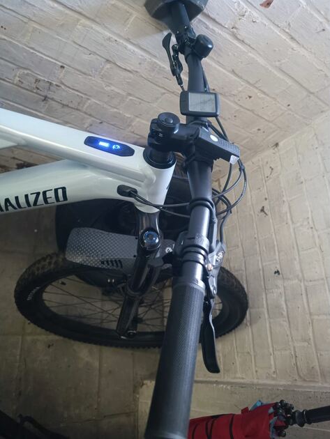 Bicicleta elétrica Specialized Turbo Levo com susp. Bicicletas