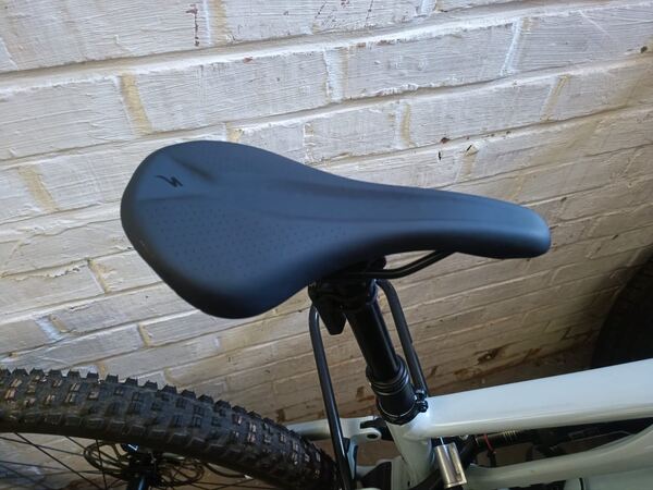 Bicicleta elétrica Specialized Turbo Levo com susp. Bicicletas