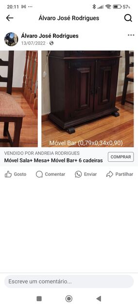 Sala de jantar completa . Conjunto de mesa e cadeiras