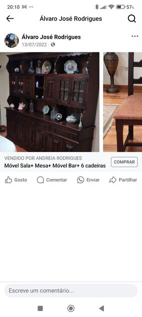 Sala de jantar completa . Conjunto de mesa e cadeiras