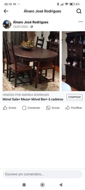 Sala de jantar completa . Conjunto de mesa e cadeiras