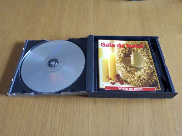 3 CDS Gala de Natal - Vozes de Ouro. Vinil, CDs