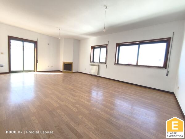 Apartamento. Casa e apartamentos para arrendar