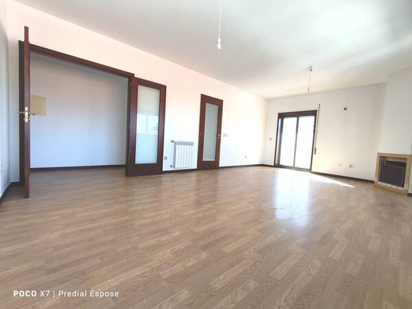 Apartamento. Casa e apartamentos para arrendar