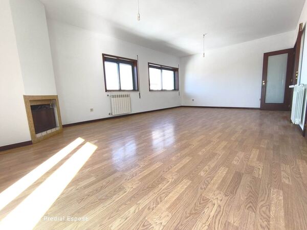 Apartamento. Casa e apartamentos para arrendar