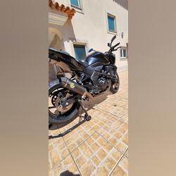 Kawasaki z750r black ediction. Motos