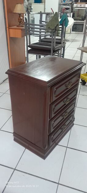 Mesinha de cabeceira nº1. Mesinhas