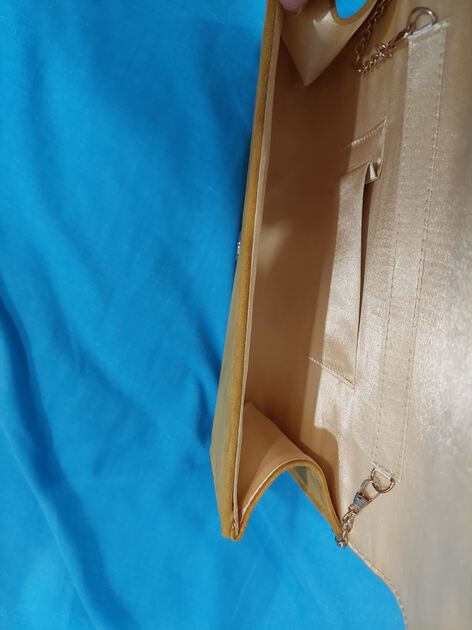 Bolsa de mão e tiracolo – sem marca - nova. Carteiras