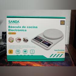 Balança digital de cozinha . Dispensador agua