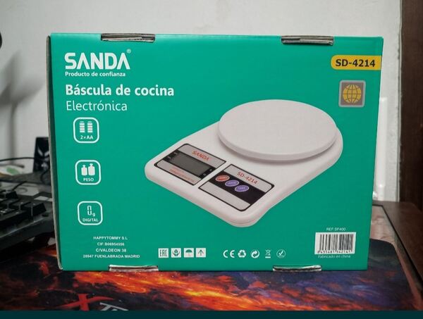 Balança digital de cozinha . Dispensador agua