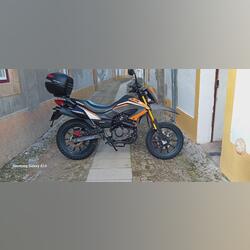 Moto em muito bom estado. Motos