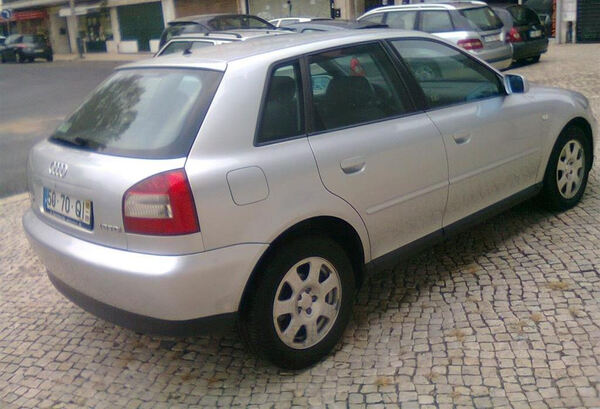 Audi A3 1.9 TDI Attraction (130cv) (5p). Carros