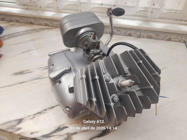 Motor Casal de 4 velocidades - tipo M151, reparado como novo para venda.
Msp. Motor de Motos e componentes