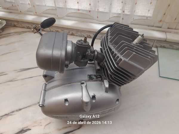 Motor Casal de 4 velocidades - tipo M151, reparado como novo para venda.
Msp. Motor de Motos e componentes