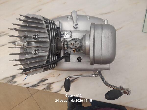 Motor Casal de 4 velocidades - tipo M151, reparado como novo para venda.
Msp. Motor de Motos e componentes