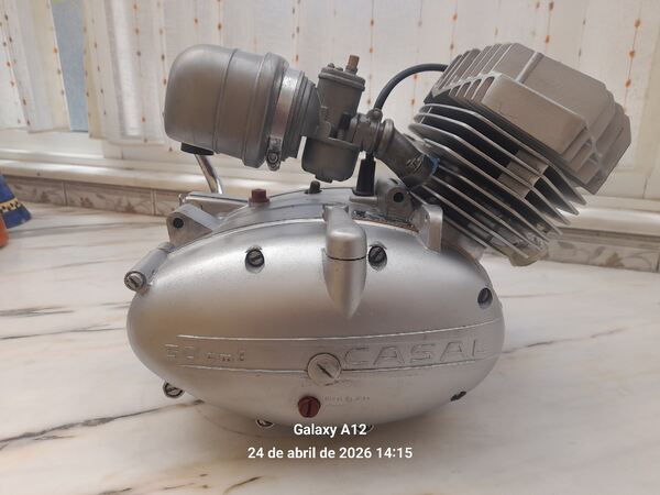 Motor Casal de 4 velocidades - tipo M151, reparado como novo para venda.
Msp. Motor de Motos e componentes