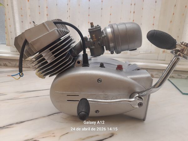 Motor Casal de 4 velocidades - tipo M151, reparado como novo para venda.
Msp. Motor de Motos e componentes