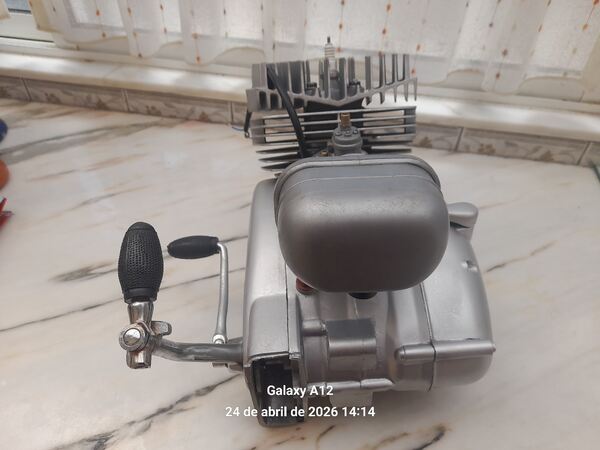 Motor Casal de 4 velocidades - tipo M151, reparado como novo para venda.
Msp. Motor de Motos e componentes