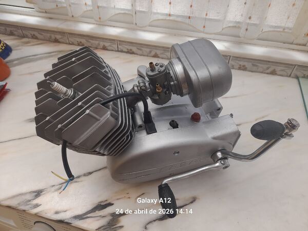 Motor Casal de 4 velocidades - tipo M151, reparado como novo para venda.
Msp. Motor de Motos e componentes