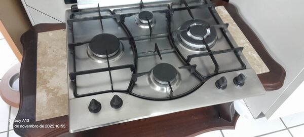 Placa a gás Ariston encastrável. Fogões