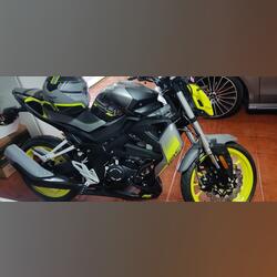 Vendo mota como nova apenas 800 km. Motos