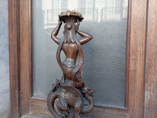 estatueta Deusa em marfinite . Estátuas e artigos religiosos