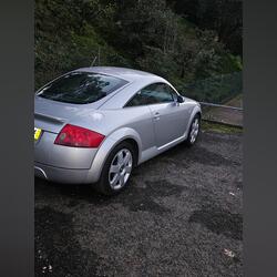 Audi TT 8N 1.8T nacional . Carros. Leiria. 1999   81.000 km Manual Gasolina 180 cv 2 portas Cinzento ABS Ar condicionado Farol de Xénon Vidros eléctricos Volante multi-funções