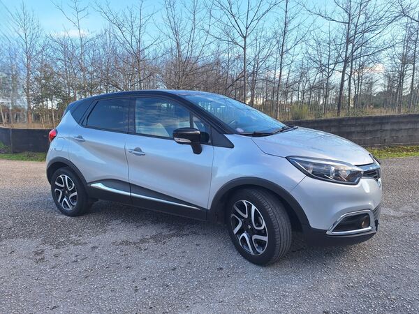 Renault Captur 1.2TCe Energy Dynamique . Carros