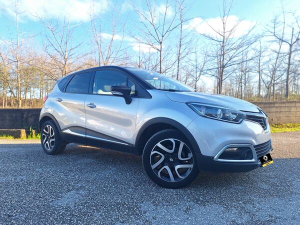 Renault Captur 1.2TCe Energy Dynamique . Carros