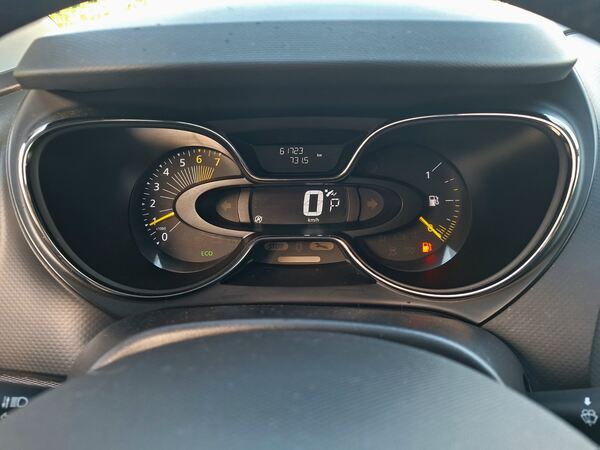 Renault Captur 1.2TCe Energy Dynamique . Carros