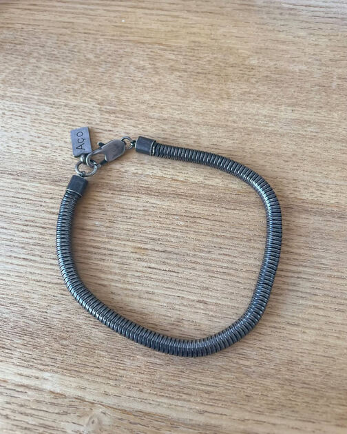 Pulseira em aço inoxidável. Pulseiras