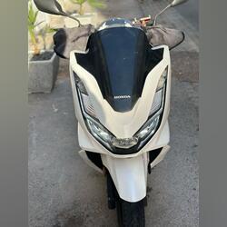 Vendo PCX 2022 Urgente . Motos