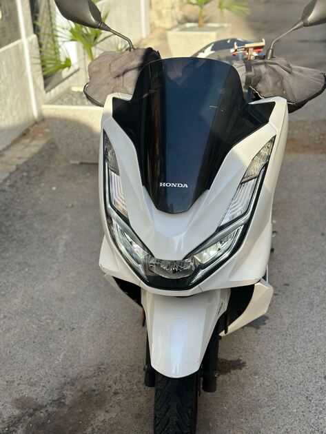 Vendo PCX 2022 Urgente . Motos