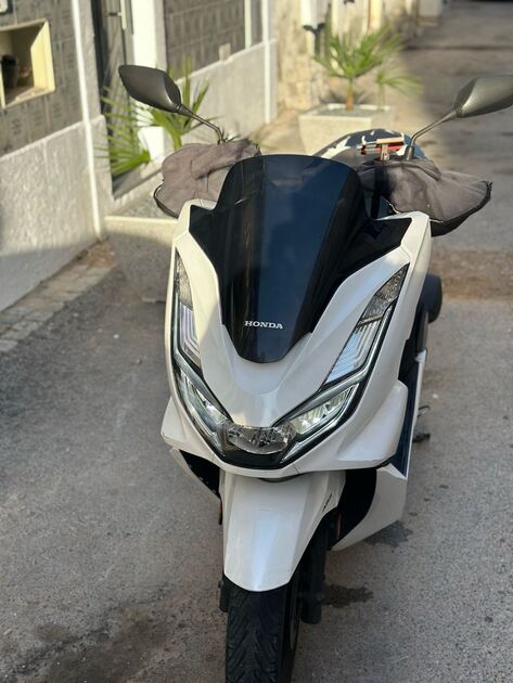 Vendo PCX 2022 Urgente . Motos