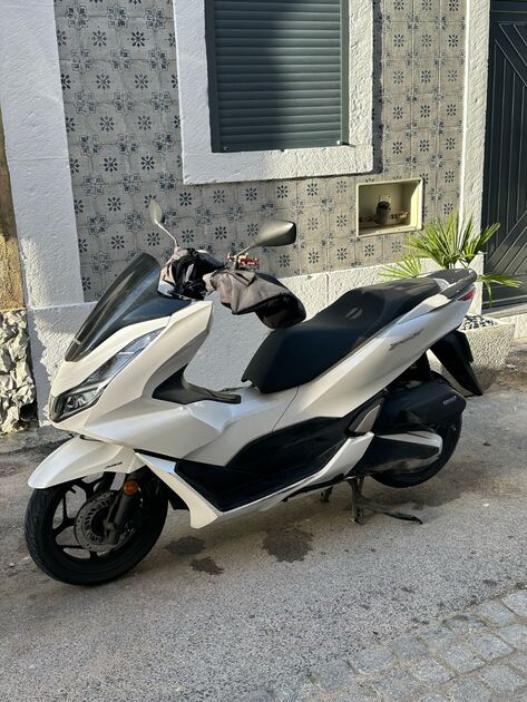 Vendo PCX 2022 Urgente . Motos