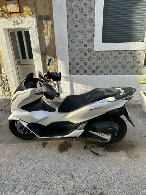 Vendo PCX 2022 Urgente . Motos