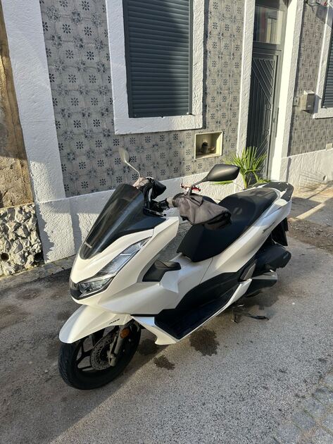 Vendo PCX 2022 Urgente . Motos