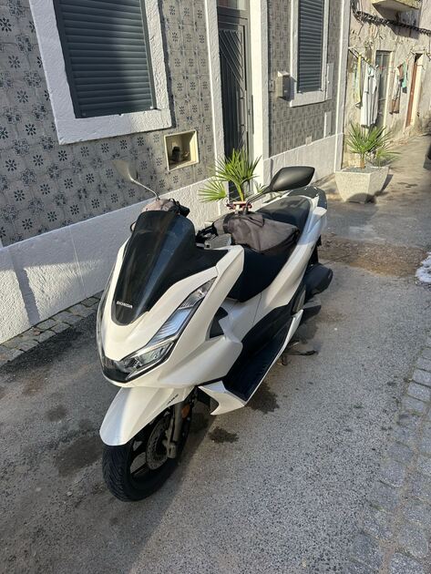 Vendo PCX 2022 Urgente . Motos
