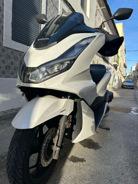 Vendo PCX 2022 Urgente . Motos