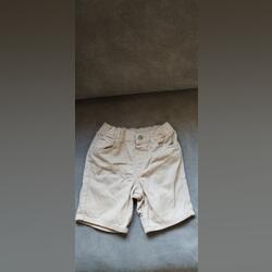 Calções rapaz . Calcas. Santa Comba Dão. H&M 4 anos / 98-104 cm Jeans Ganga Bege Muito bom