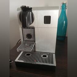 Máquina café Nespresso delonghi pro sem copo . Máquinas de Café