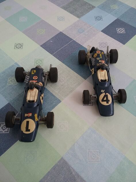 Varias Miniaturas de Carros Antigos.. Outros