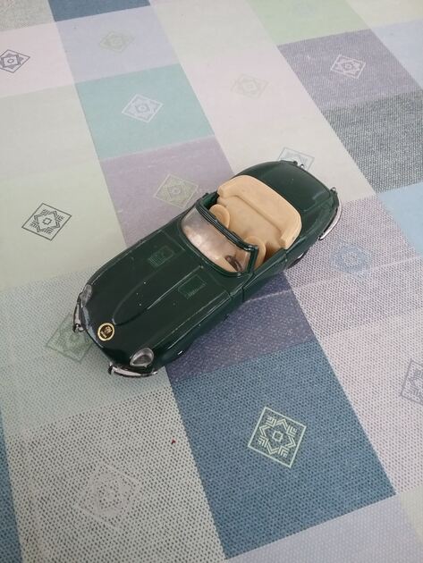 Varias Miniaturas de Carros Antigos.. Outros