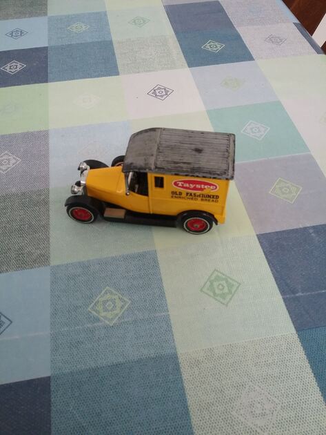 Varias Miniaturas de Carros Antigos.. Outros