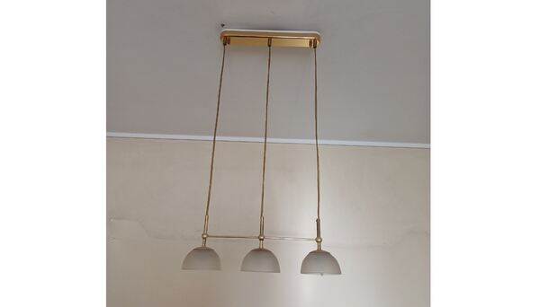 Candeeiro de teto com 3 focos . Candeeiros