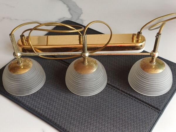 Candeeiro de teto com 3 focos . Candeeiros