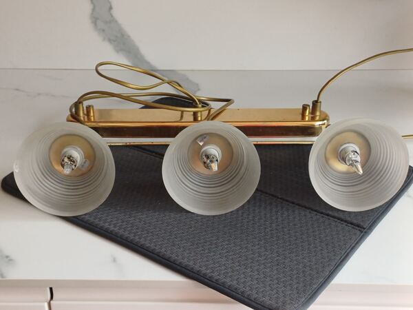 Candeeiro de teto com 3 focos . Candeeiros