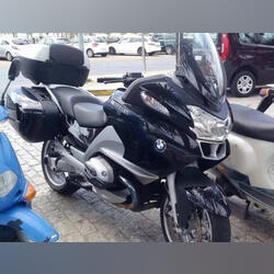 Vendo moto BMW 1200 RT. Motos. Setúbal. 2008  BMW 32.000 km Touring Gasolina sem chumbo Preto 1200 cc Arrancador eléctrico Travões abs Com alforges Com bau Pára-brisas Muito bom