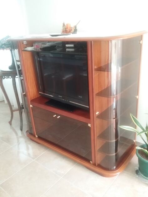 Movel T.V.(Marca Ernest Menard). Móveis para TV