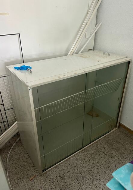 Móvel metálico para pão. Outros Bricolage